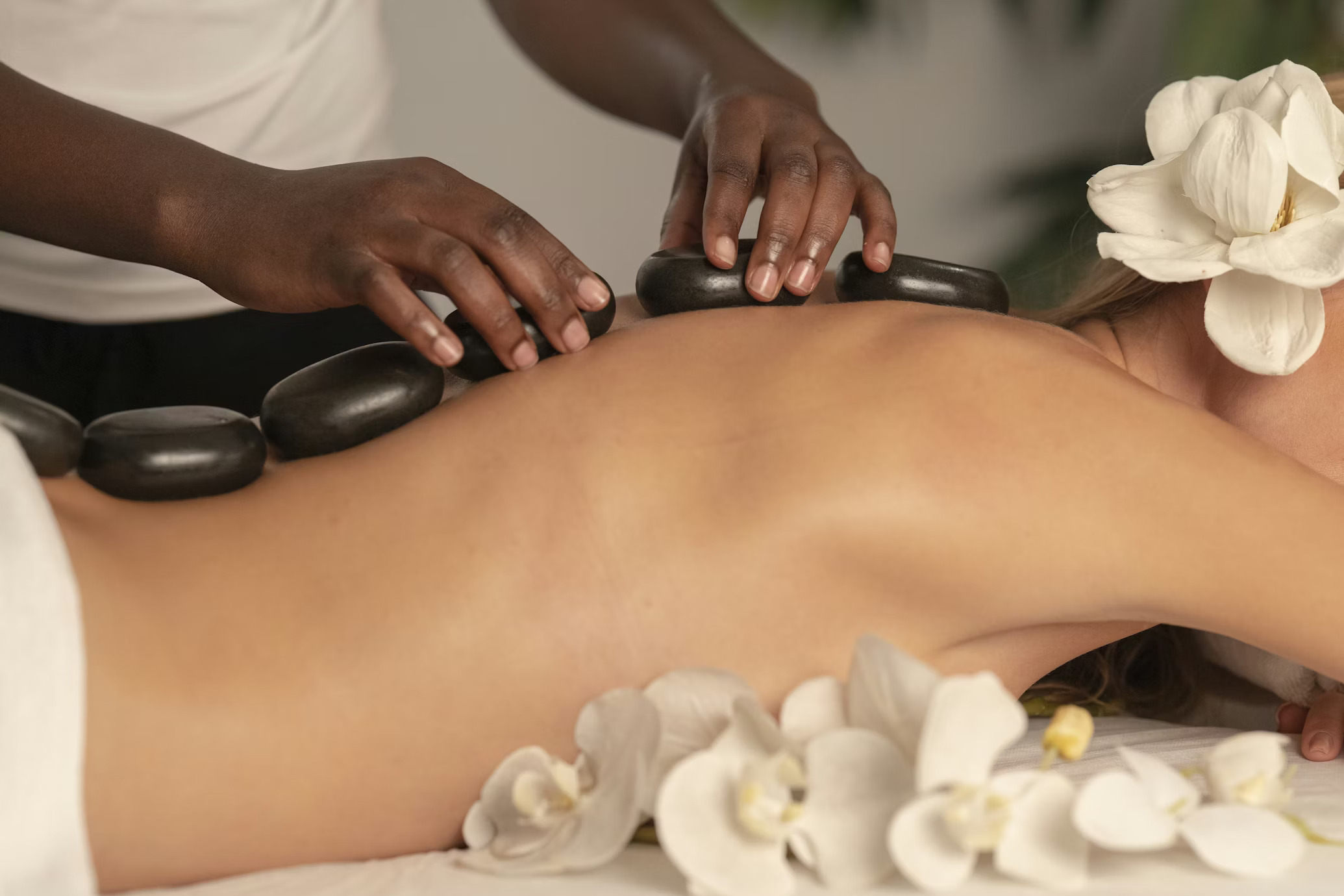 Relaxing spa massage treatment